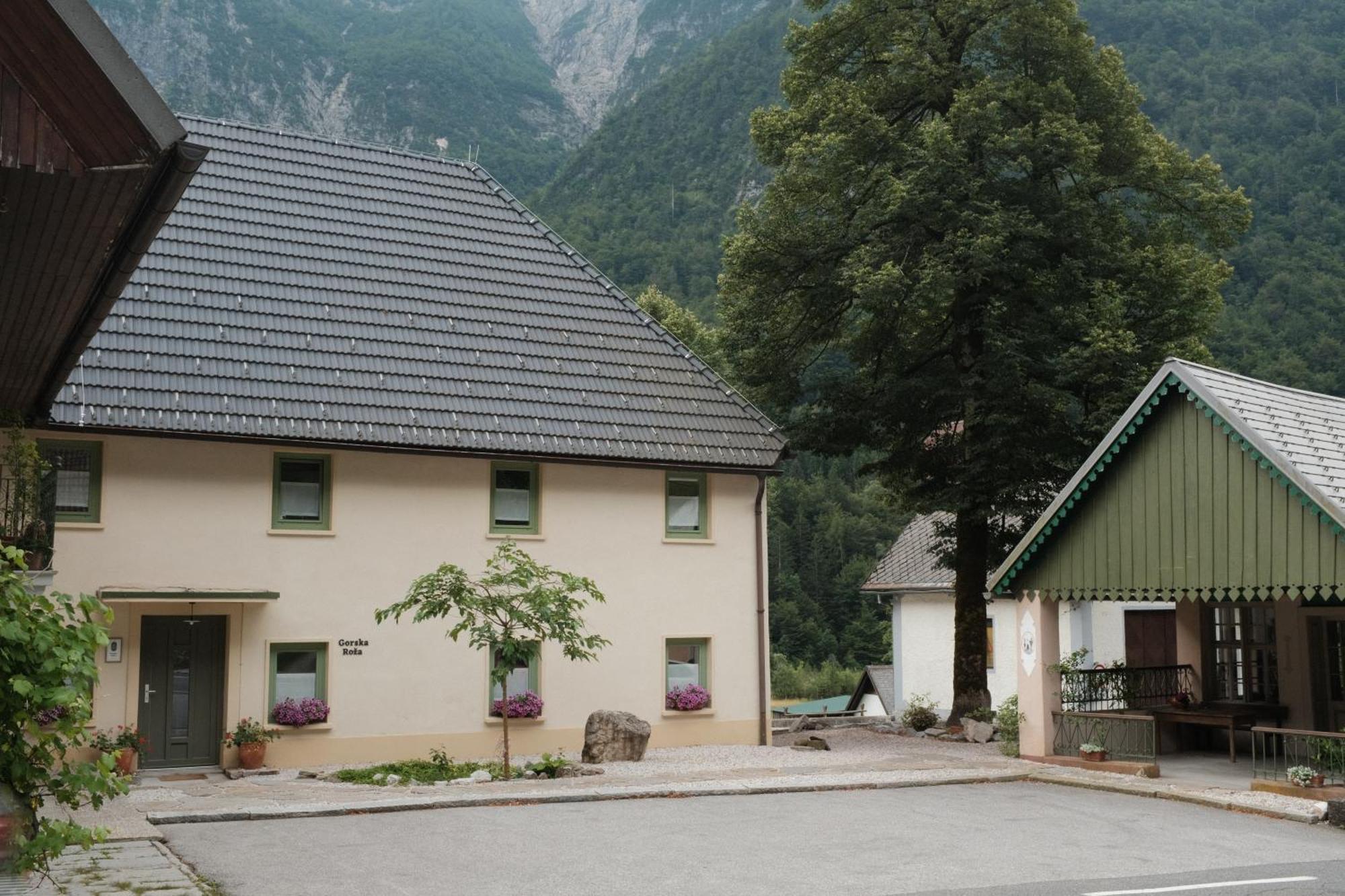 罗格坡曼戈唐Gorska Roza住宿加早餐旅馆 外观 照片